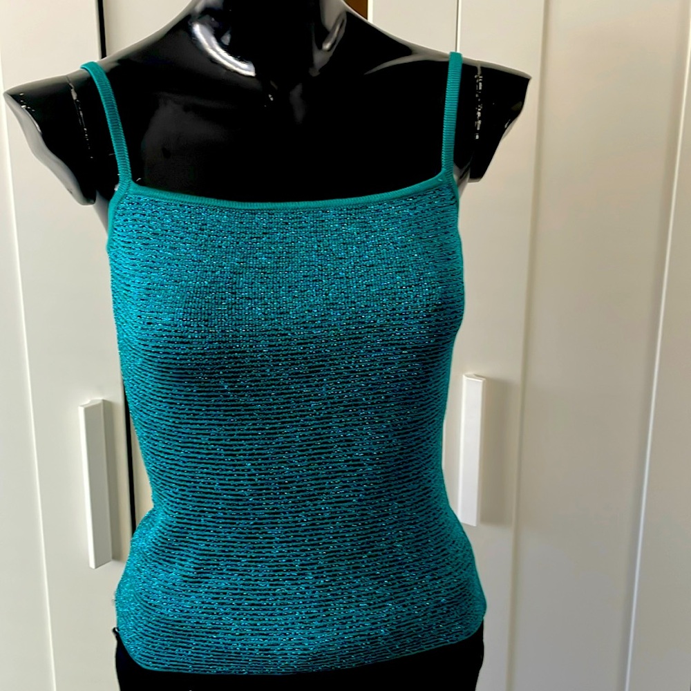 Beautiful and fitting women's tops